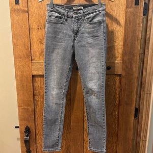 Levi’s 311 Shaping Skinny Jean